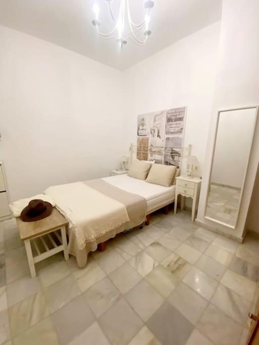Apartamento En Calle Regla Sanz Севиля Екстериор снимка