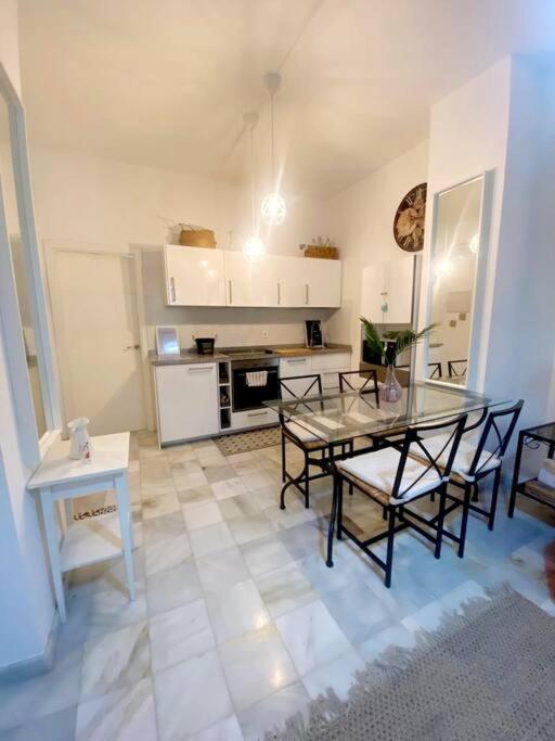 Apartamento En Calle Regla Sanz Севиля Екстериор снимка