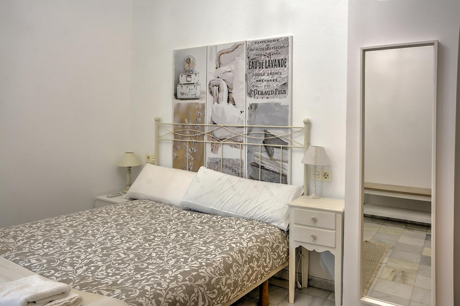 Apartamento En Calle Regla Sanz Севиля Екстериор снимка