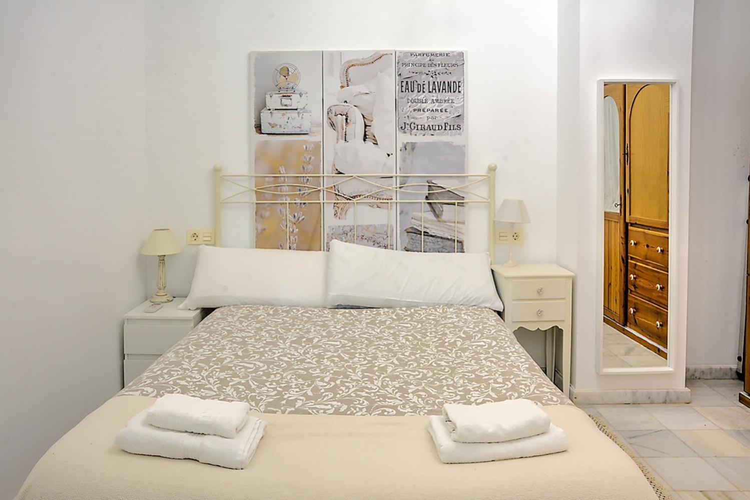 Apartamento En Calle Regla Sanz Севиля Екстериор снимка